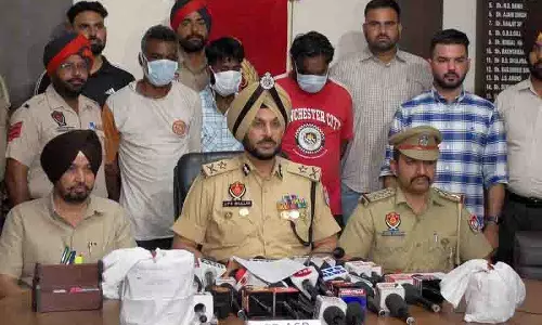 Amritsar: महिला ड्रग तस्कर समेत 6 लोग गिरफ्तार Amritsar: महिला ड्रग तस्कर समेत 6 लोग गिरफ्तार