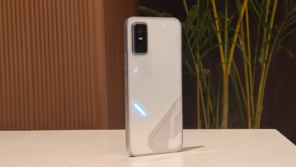 जून में लॉन्च होंगे Vivo, Poco और OnePlus के ये 3 स्मार्टफोन