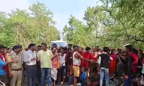 हादसे के बाद हंगामा, पुलिस ने शव लिया कब्जे में