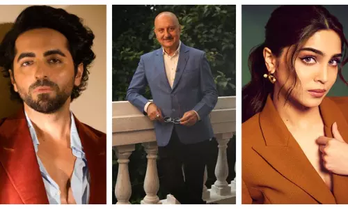 Anupam Kher, आयुष्मान खुराना और शारवरी के साथ आगामी फिल्म के लिए सूरज बड़जात्या के साथ फिर से जुड़े Anupam Kher, आयुष्मान खुराना और शारवरी के साथ आगामी फिल्म के लिए सूरज बड़जात्या के साथ फिर से जुड़े