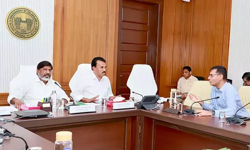 उपमुख्यमंत्री भट्टी विक्रमार्क ने अधिकारियों से संसाधन जुटाने पर ध्यान केंद्रित करने को कहा