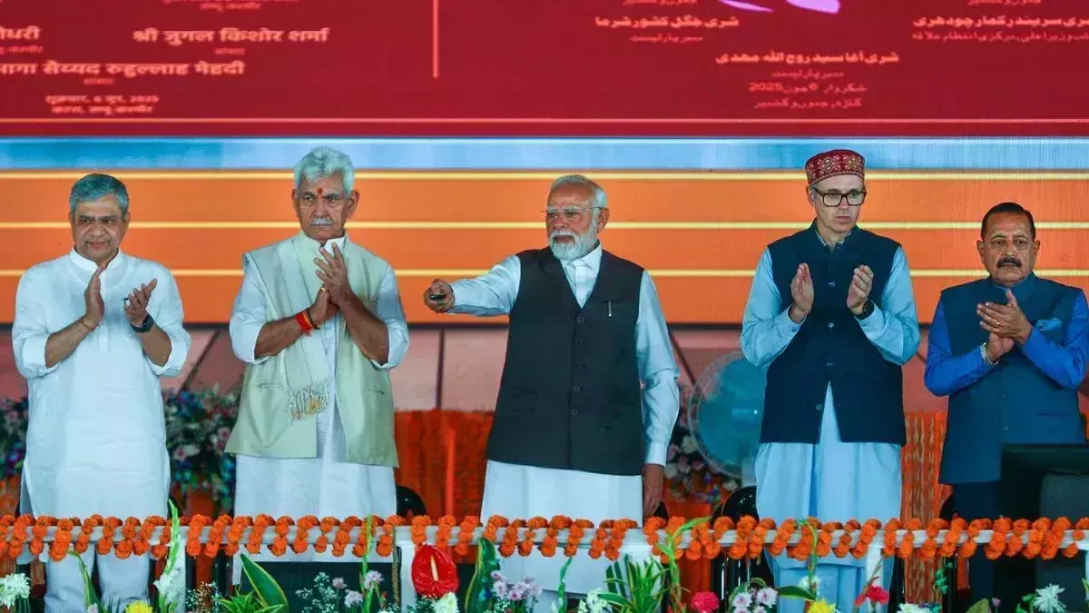 NDA सरकार के 11 साल गरीबों के नाम, 25 करोड़ लोगों को मिली गरीबी से मुक्ति: PM Modi