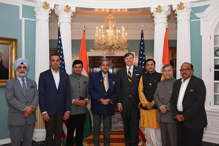 अमेरिकी अधिकारियों से मिला भारतीय प्रतिनिधिमंडल, पहलगाम आतंकी हमले और ऑपरेशन सिंदूर पर की चर्चा अमेरिकी अधिकारियों से मिला भारतीय प्रतिनिधिमंडल, पहलगाम आतंकी हमले और ऑपरेशन सिंदूर पर की चर्चा