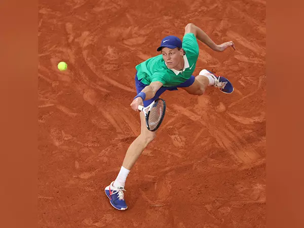 French Open: सेमीफाइनल में सिनर ने जोकोविच को हराया, अल्काराज़ के खिलाफ़ ऐतिहासिक खिताबी भिड़ंत की तैयारी की French Open: सेमीफाइनल में सिनर ने जोकोविच को हराया, अल्काराज़ के खिलाफ़ ऐतिहासिक खिताबी भिड़ंत की तैयारी की