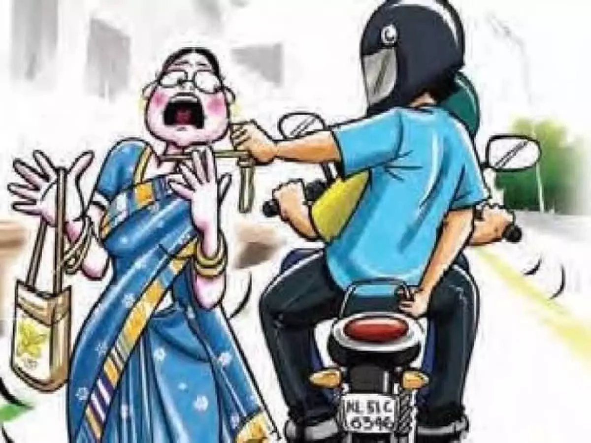 Indore : बंदूक की नोक पर महिला से सोने की चेन लूटने के आरोप में 2 लोग गिरफ्तार Indore : बंदूक की नोक पर महिला से सोने की चेन लूटने के आरोप में 2 लोग गिरफ्तार
