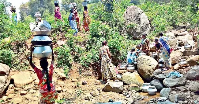 Odisha : कोरापुट जिले में पानी की कमी हो रही Odisha : कोरापुट जिले में पानी की कमी हो रही