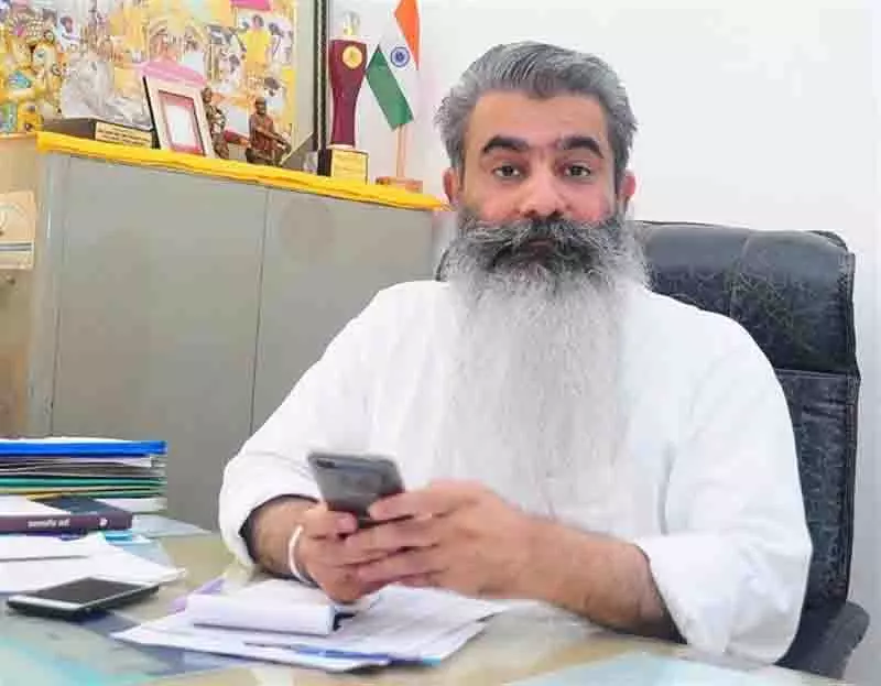 लुधियाना उपचुनाव के उम्मीदवार भारत भूषण आशू को तलब करने वाले SSP निलंबित लुधियाना उपचुनाव के उम्मीदवार भारत भूषण आशू को तलब करने वाले SSP निलंबित