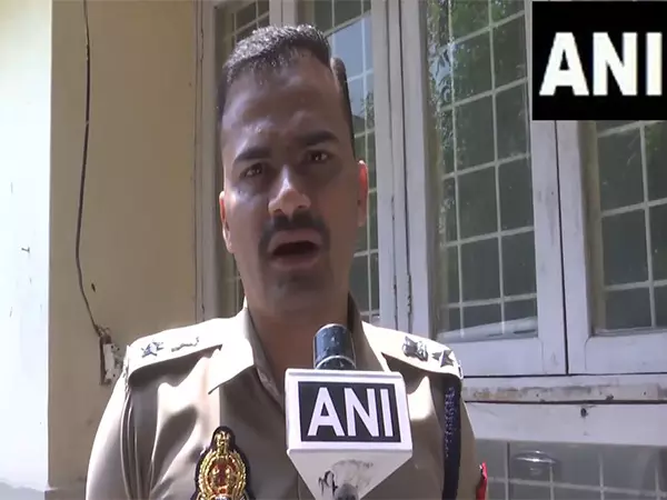 Sambhal SP KK Bishnoi ने समारोहों और कुर्बानी की रस्मों के लिए व्यवस्थाओं पर कहा Sambhal SP KK Bishnoi ने समारोहों और कुर्बानी की रस्मों के लिए व्यवस्थाओं पर कहा