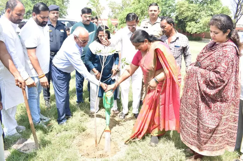 Haryana : करनाल में सड़कों का निर्माण शुरू Haryana : करनाल में सड़कों का निर्माण शुरू