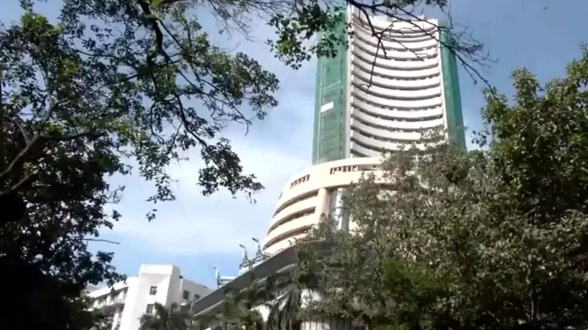 RBI की बड़ी ब्याज दर कटौती से बाजार में तेजी RBI की बड़ी ब्याज दर कटौती से बाजार में तेजी