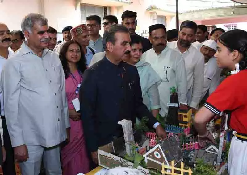 CM Sukhu ने विज्ञान कांग्रेस में युवा उपलब्धि हासिल करने वालों को सम्मानित किया CM Sukhu ने विज्ञान कांग्रेस में युवा उपलब्धि हासिल करने वालों को सम्मानित किया