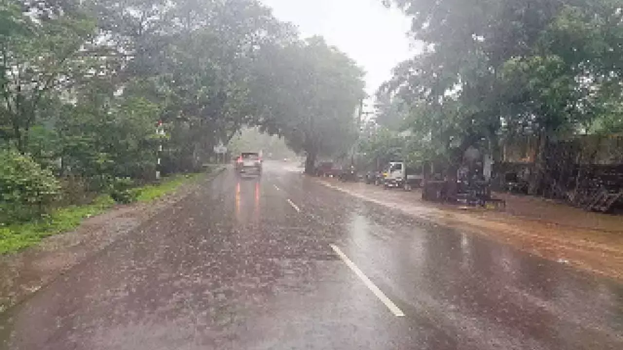 Andhra: अधिकारियों को मानसून की चुनौतियों का सामना करने के लिए तैयार रहने को कहा गया Andhra: अधिकारियों को मानसून की चुनौतियों का सामना करने के लिए तैयार रहने को कहा गया