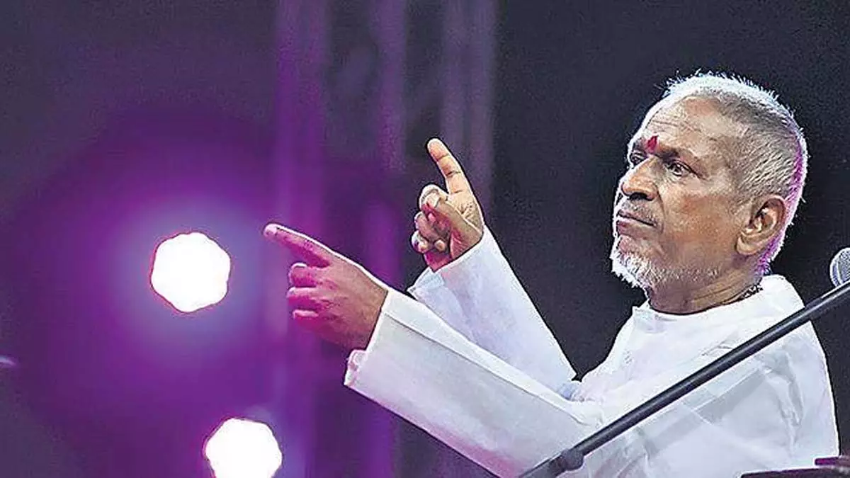 Coimbatore में इलैयाराजा को व्यावसायिक उत्कृष्टता पुरस्कार से सम्मानित किया गया Coimbatore में इलैयाराजा को व्यावसायिक उत्कृष्टता पुरस्कार से सम्मानित किया गया