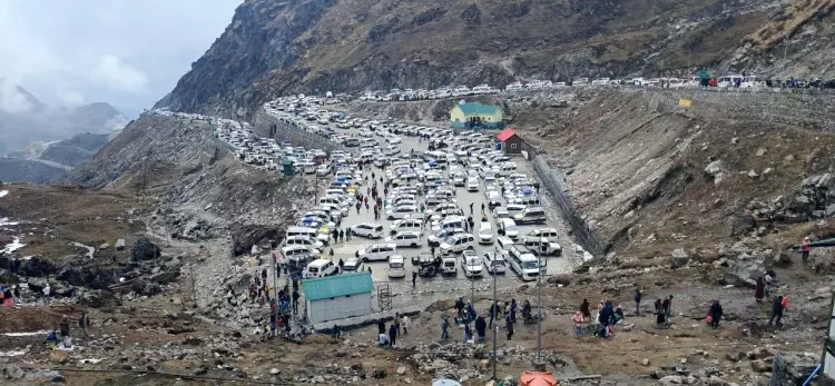 Sikkim में मई तक 8.43 लाख घरेलू पर्यटक आए Sikkim में मई तक 8.43 लाख घरेलू पर्यटक आए