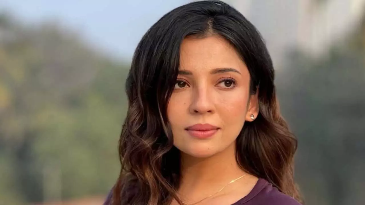 कौन हैं Barkha Singh? बॉलीवुड में मिनी करीना कपूर से लेकर यूट्यूब स्टार तक कौन हैं Barkha Singh? बॉलीवुड में मिनी करीना कपूर से लेकर यूट्यूब स्टार तक