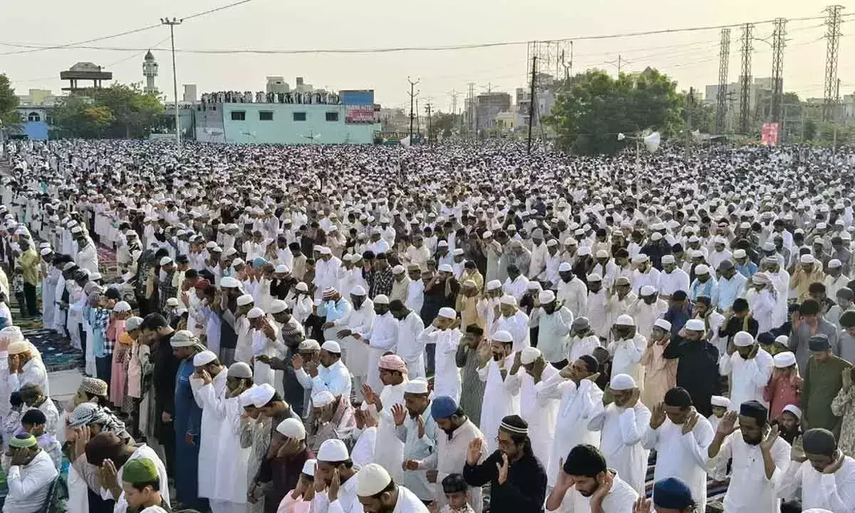 Telangana: बकरीद धूमधाम से मनाई गई Telangana: बकरीद धूमधाम से मनाई गई