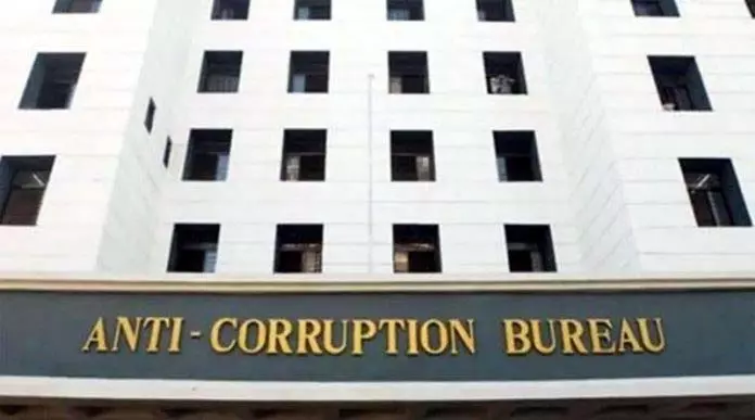 उप वनपाल व वनरक्षक को ACB ने 11 हजार रुपए की रिश्वत लेते पकड़ा उप वनपाल व वनरक्षक को ACB ने 11 हजार रुपए की रिश्वत लेते पकड़ा