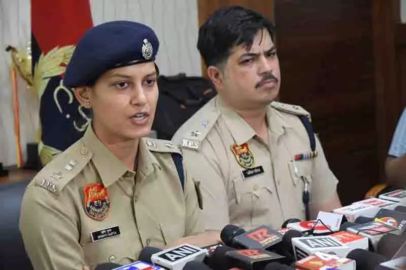 पिंजौर के पास Amravati एन्क्लेव में मॉल में ट्रांसपोर्टर की गोली मारकर हत्या, चचेरा भाई घायल पिंजौर के पास Amravati एन्क्लेव में मॉल में ट्रांसपोर्टर की गोली मारकर हत्या, चचेरा भाई घायल