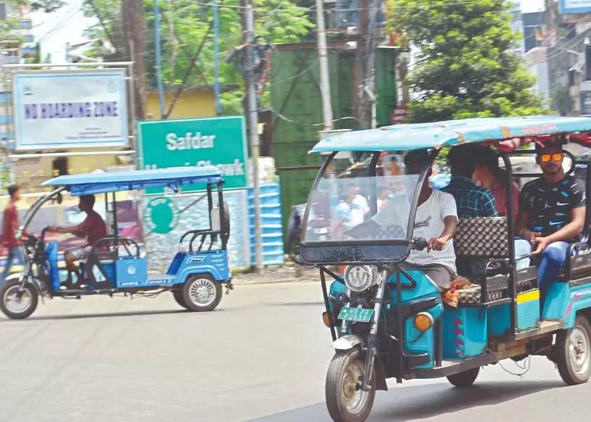 West Bengal:टोटो ट्रक की टक्कर से महिला नागरिक स्वयंसेवक की मौत West Bengal:टोटो ट्रक की टक्कर से महिला नागरिक स्वयंसेवक की मौत