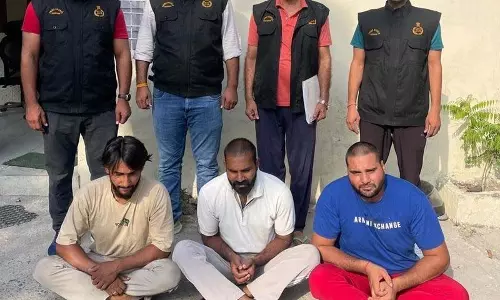 मीट विक्रेता से रंगदारी मांगने के आरोप में तीन गिरफ्तार