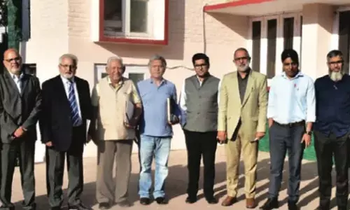कश्मीर में इंजीनियर और छात्र विश्व पर्यावरण दिवस पर प्लास्टिक प्रदूषण के खिलाफ एकजुट कश्मीर में इंजीनियर और छात्र विश्व पर्यावरण दिवस पर प्लास्टिक प्रदूषण के खिलाफ एकजुट