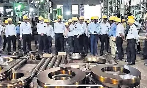 रक्षा, एयरोस्पेस विभाग उत्पादन: केंद्र सरकार भद्रावती स्टील प्लांट के पुनरुद्धार की समीक्षा करेगी रक्षा, एयरोस्पेस विभाग उत्पादन: केंद्र सरकार भद्रावती स्टील प्लांट के पुनरुद्धार की समीक्षा करेगी