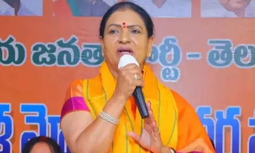 अरुणा ने Telangana में कमीशन-राज का आरोप लगाया अरुणा ने Telangana में कमीशन-राज का आरोप लगाया