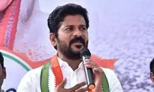 रेवंत ने BRS की फार्म हाउस राजनीति की आलोचना की