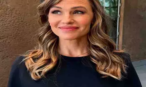 Jennifer Garner ने कहा- मैं आईने में देखने में ज़्यादा समय नहीं बिताती Jennifer Garner ने कहा- मैं आईने में देखने में ज़्यादा समय नहीं बिताती