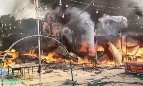 Saharanpur: ट्रेड फेयर में शॉर्ट सर्किट से आग, 24 दुकानों में भयंकर नुकसान Saharanpur: ट्रेड फेयर में शॉर्ट सर्किट से आग, 24 दुकानों में भयंकर नुकसान