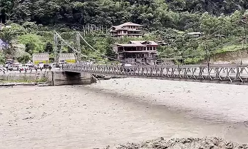 भूस्खलन के कारण सड़क संपर्क टूटा, उत्तरी सिक्किम से 76 सैनिकों को हवाई मार्ग से निकाला गया