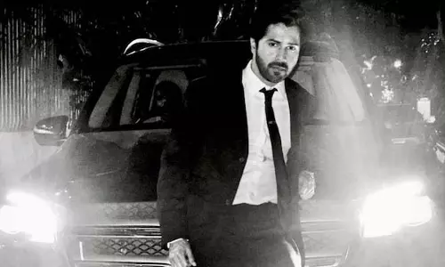 ‘Night Rider’ लुक में चमके वरुण ‘Night Rider’ लुक में चमके वरुण