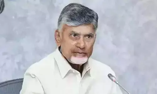 10,000 इंजीनियरिंग छात्रों को एआई कौशल प्रशिक्षण प्रदान किया जाएगा: CM Chandrababu 10,000 इंजीनियरिंग छात्रों को एआई कौशल प्रशिक्षण प्रदान किया जाएगा: CM Chandrababu