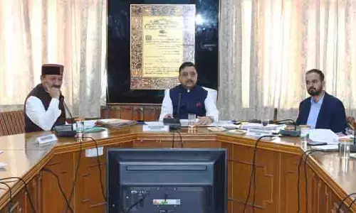 MP Suresh Kashyap ने शिमला में केंद्रीय योजनाओं की प्रगति की समीक्षा की