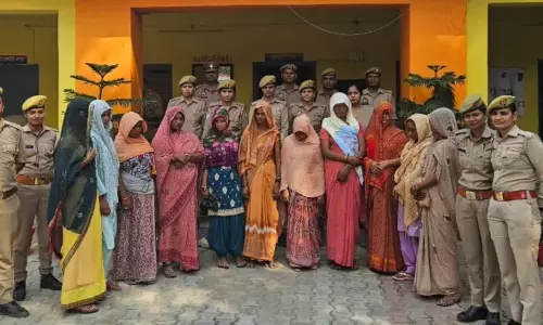 Farrukhabad: गंगा दशहरा मेले में वारदातों को अंजाम देने वाली 11 लुटेरी महिलाओं का गिरोह गिरफ्तार