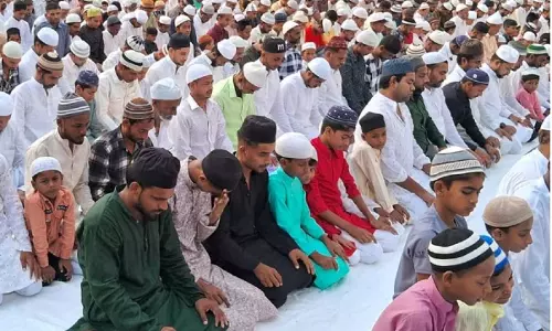 Sambha: मुस्लिम समुदाय ने अमन और भाईचारे की दुआ की