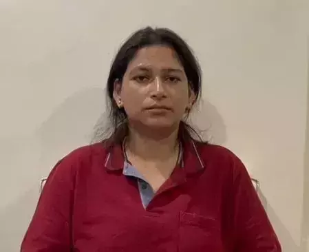 Jhansi: पान सिंह तोमर की पोती ने जेई पर अभद्रता का आरोप लगाया Jhansi: पान सिंह तोमर की पोती ने जेई पर अभद्रता का आरोप लगाया