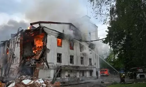 Ukraine : पर ड्रोन से हमला 5 लोगों की मौत Ukraine : पर ड्रोन से हमला 5 लोगों की मौत