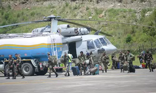 North Sikkim: चाटन से हवाई निकासी अभियान सफलतापूर्वक संपन्न हुआ North Sikkim: चाटन से हवाई निकासी अभियान सफलतापूर्वक संपन्न हुआ