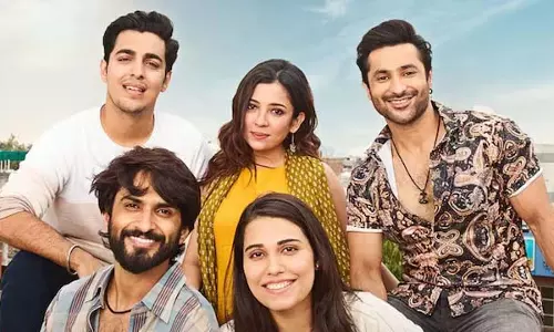 Lafangey Season 1 एक्स रिलीज़, दर्शकों ने किया जमकर पसंद Lafangey Season 1 एक्स रिलीज़, दर्शकों ने किया जमकर पसंद