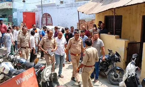 Meerut : सरधना में कुर्बानी अवशेष को लेकर हंगामा Meerut : सरधना में कुर्बानी अवशेष को लेकर हंगामा