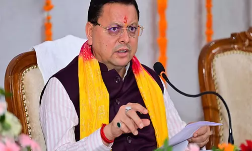 CM Dhami ने अधिकारियों को निर्माण कार्य समय पर पूरा करने के निर्देश दिए