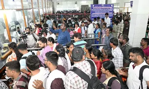 Tirupati : भगवान शिव के दर्शन के लिए उमड़े श्रद्धालु 14 काउंटरों से जारी किए गए टोकन