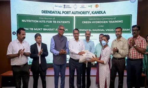 दीनदयाल पोर्ट अथॉरिटी ने TB रोगियों को पोषण किट वितरित की