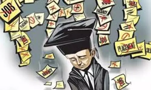 Bareilly: बेरोजगारी और शिक्षा के निजीकरण से पीड़ित पीडीए के युवा Bareilly: बेरोजगारी और शिक्षा के निजीकरण से पीड़ित पीडीए के युवा