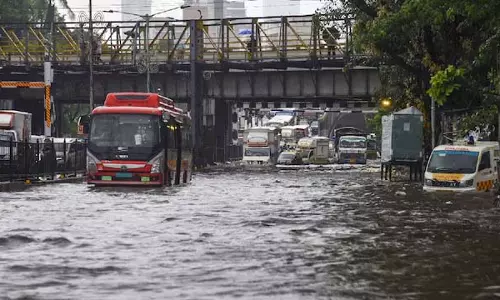 Mumbai : भारी बारिश और आंधी का अलर्ट