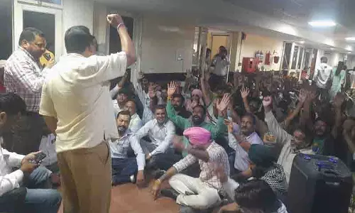 Jalandhar: सफाई कर्मचारियों ने हड़ताल खत्म की Jalandhar: सफाई कर्मचारियों ने हड़ताल खत्म की