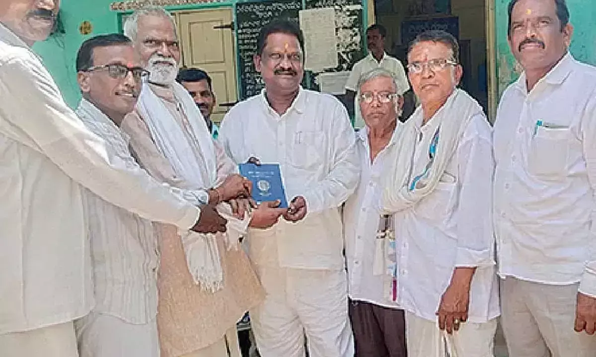 Andhra: उरुकुंडा नरसिम्हा स्वामी मंदिर को 7 करोड़ रुपये की जमीन दान की गई