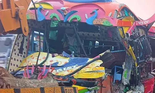 Balasore में बस के ट्रॉली से टकराने से पांच तीर्थयात्री घायल