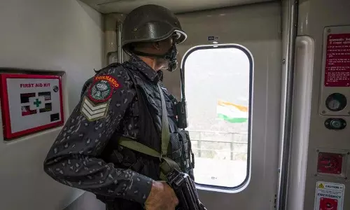 श्रीनगर मार्ग पर वंदे भारत ट्रेनों की सुरक्षा करेंगे RPF कमांडो श्रीनगर मार्ग पर वंदे भारत ट्रेनों की सुरक्षा करेंगे RPF कमांडो